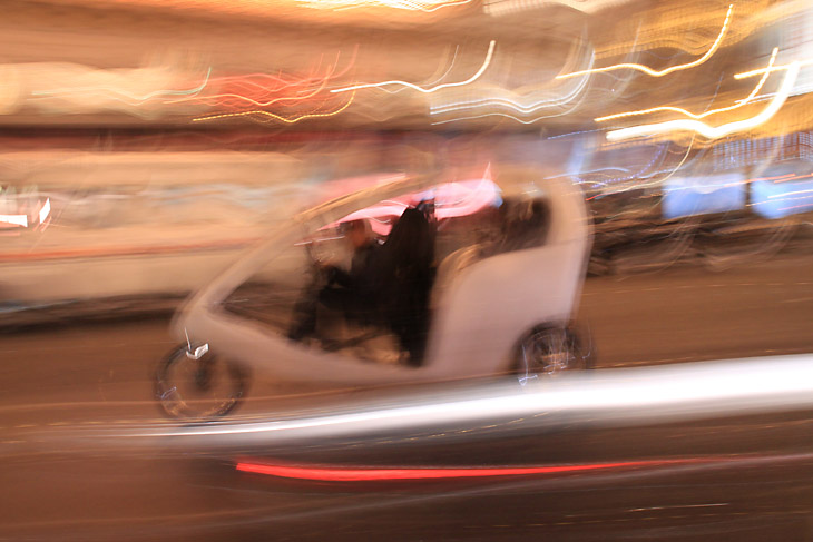 Nuit_38_Paris_Tricycle_© Bernard Roux.jpg